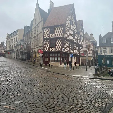 Charmant T2 Plein Centre Ville Et Proche Gare Bourges Esterno foto